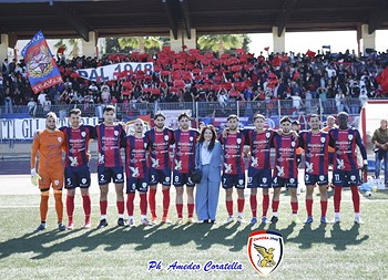 Il Canosa Calcio si aggiudica il primo round della semifinale play-off nazionale: 3-0 alla Battipagliese. Fra sette giorni si replica in terra campana
